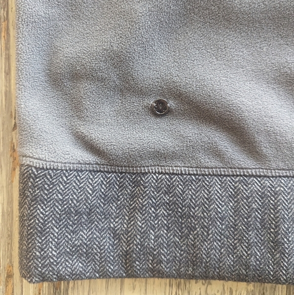 Lululemon Runaway Fleece Sweater Gray Women's 2 - Picture 7 of 7